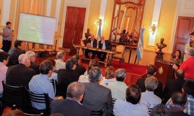 Lanzaron programas para abastercer de agua potable a familias rurales y generar empleo