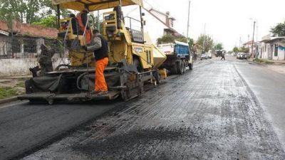 Tras a�os de olvido, EMVIAL repavimenta una arteria central de la zona sur