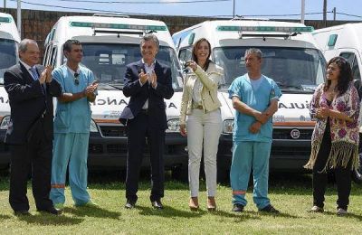 Macri entreg� cuarenta ambulancias para la provincia de Buenos Aires