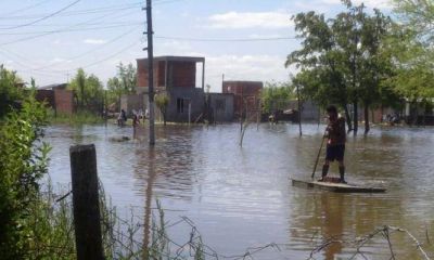 Inundaciones: Vecinos aseguran que tienen el agua dentro de sus casas y el Municipio no los ayuda