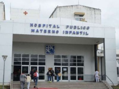 En el Materno Infantil, los empleados denuncian que les dan comida vencida