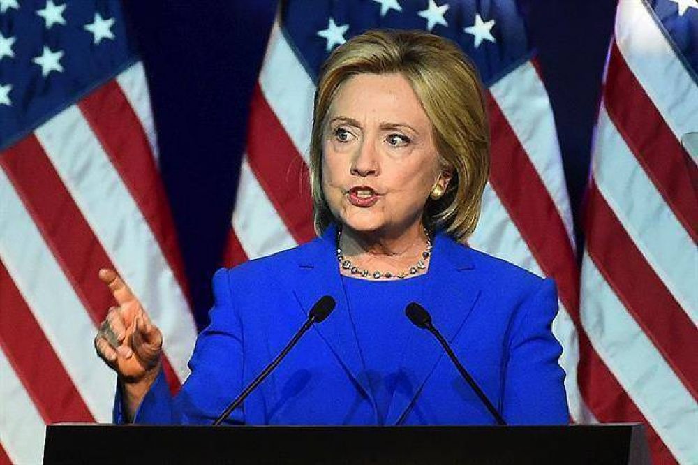 Hillary ya paladea el triunfo y mira al Congreso