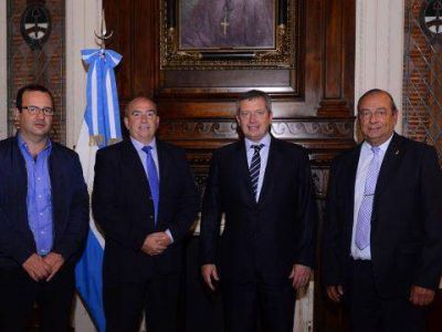 Monz� le manifest� a S�nchez que habr�a modificaciones en el proyecto del voto electr�nico