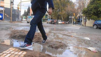 Son m�s de 1000 las piletas urbanas por los ca�os rotos