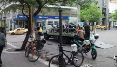 Motos: multas de $ 1.800 por estacionar en la Peatonal