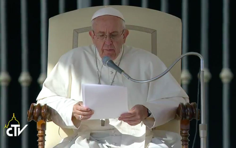 El Papa: �Cuando damos al necesitado se hace presente la misericordia de Dios�