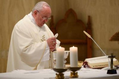 El Papa en Sta. Marta: �El buen sacerdote sigue a Jes�s y no al poder�