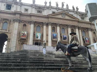 El Papa bendecir� una estatua de tama�o real de San Cura Brochero