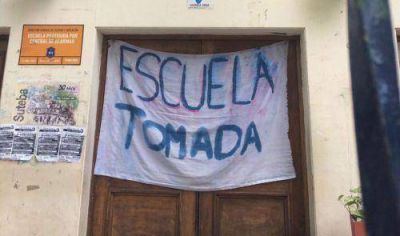 Los alumnos del ENSAM mantienen la toma contra el Operativo Aprender 2016