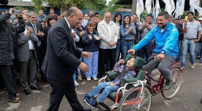 Manzur: �Uno de los grandes desaf�os es cuidar la salud�