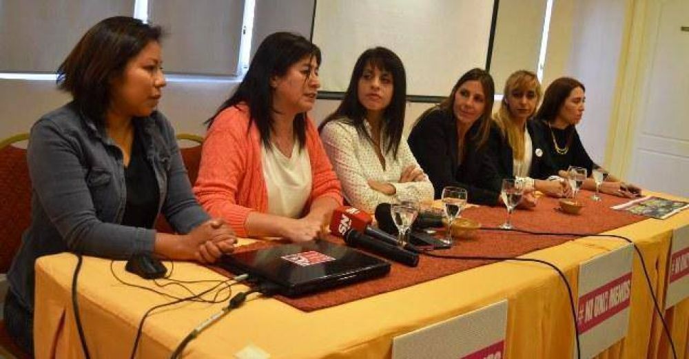 Donda reforz� en Neuqu�n la convocatoria al paro de mujeres