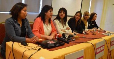 Donda reforz� en Neuqu�n la convocatoria al paro de mujeres