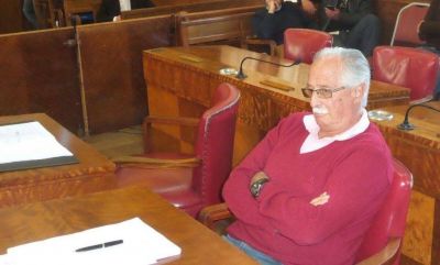Cano deja al bloque oficialista del Concejo sin mayor�a propia
