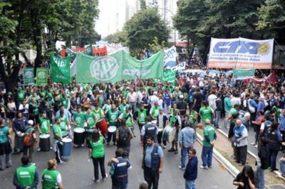 Estatales inician paro conjunto y se movilizan al Ministerio de Econom�a
