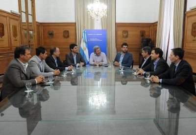 Frigerio se reuni� con intendentes del Grupo Esmeralda