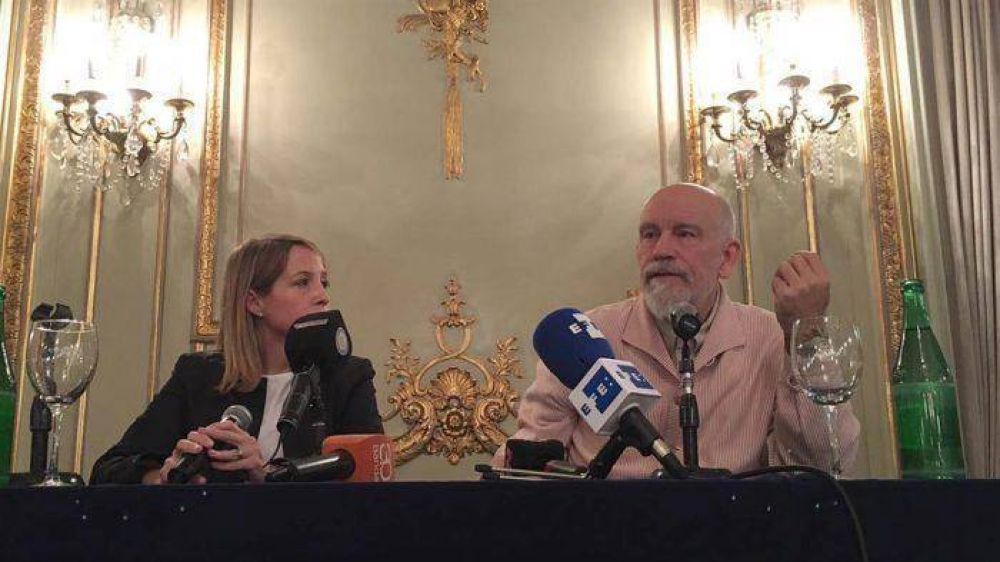 John Malkovich en Buenos Aires: Me tengo que enamorar de una obra para representarla