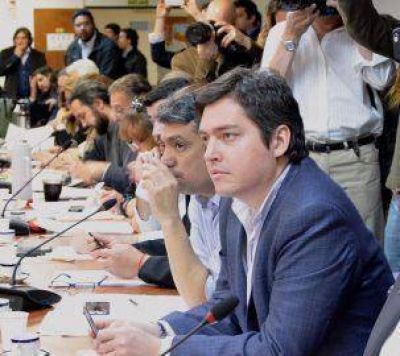 P�rez propone la creaci�n de una comisi�n bicameral de asuntos relativos a Malvinas