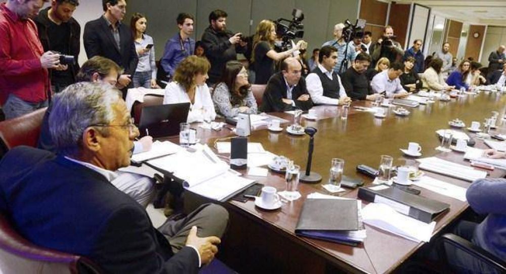 Quiroga pis� fuerte de �visitante� en la Legislatura