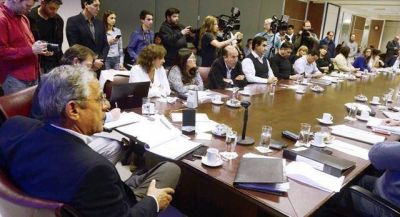 Quiroga pis� fuerte de �visitante� en la Legislatura