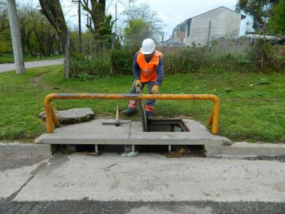 Residuos en la v�a p�blica, el principal enemigo del escurrimiento pluvial y su mantenimiento