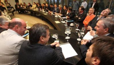 Los intendentes firmaron el acuerdo y no habr� juicio contra la Provincia