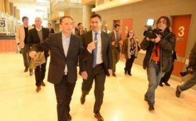  Regazzoni y Gray recorrieron el Hospital del Bicentenario