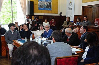 Firme reclamo para que en 2017 se mantengan los feriados puente