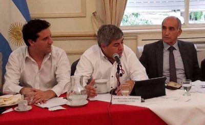 Abad lider� un encuentro en el que la UCR reconfirm� su pertenencia a Cambiemos