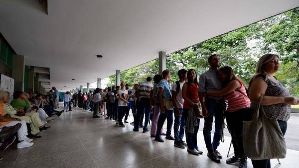 Golpe letal al referndum revocatorio en Venezuela: cancelan la recoleccin de firmas