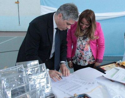 Obras para Lago Posadas en su 57 aniversario