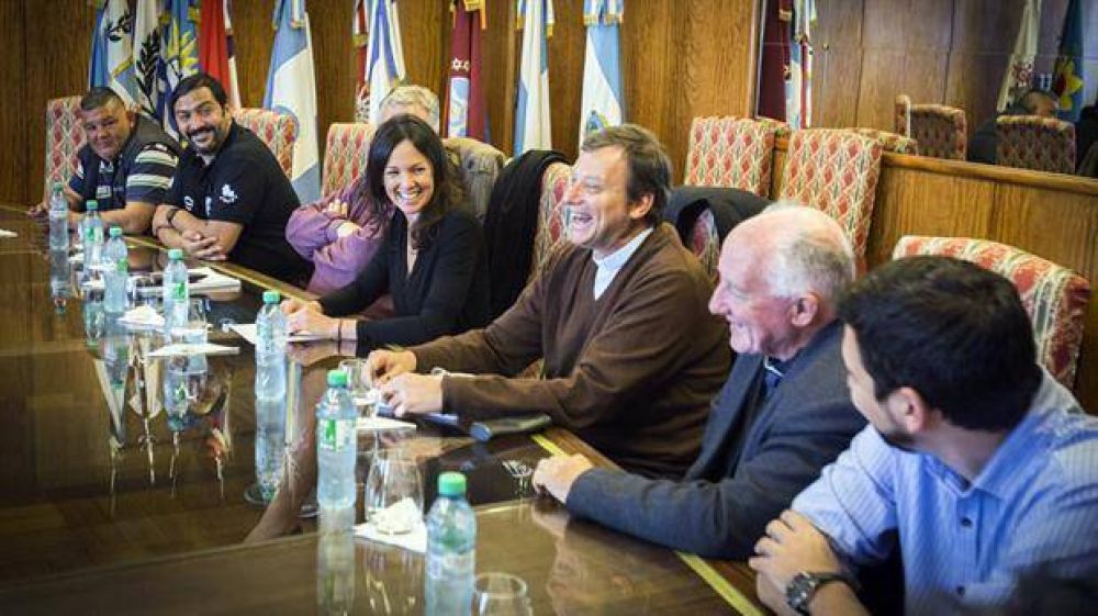 El Gobierno descarta conflictos en diciembre, mientras las organizaciones sociales reclaman un bono