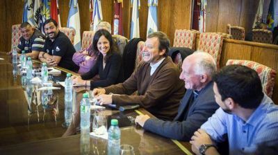 El Gobierno descarta conflictos en diciembre, mientras las organizaciones sociales reclaman un bono