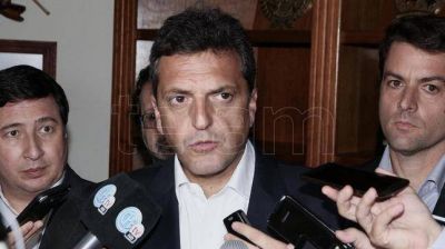 Massa defendi� el rol de los clubes de barrio: 