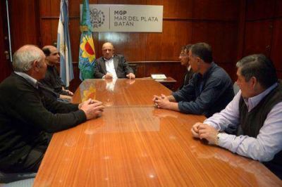 Un grupo de vecinos respald� a la delegada de Sierra de los Padres
