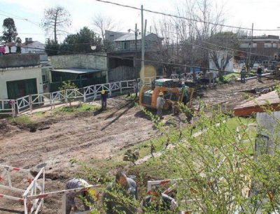 Cloacas: avanza la obra en la zona Este