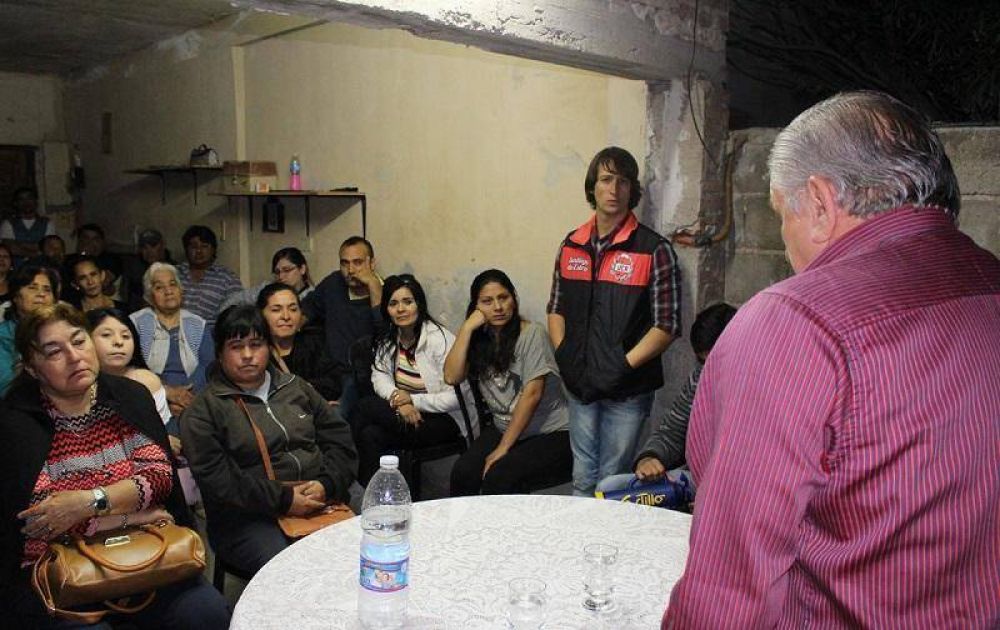 El Intendente Infante anunci� obras de cloacas para un sector del barrio Parque
