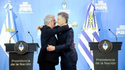 Mauricio Macri, junto a Tabar� V�zquez: 