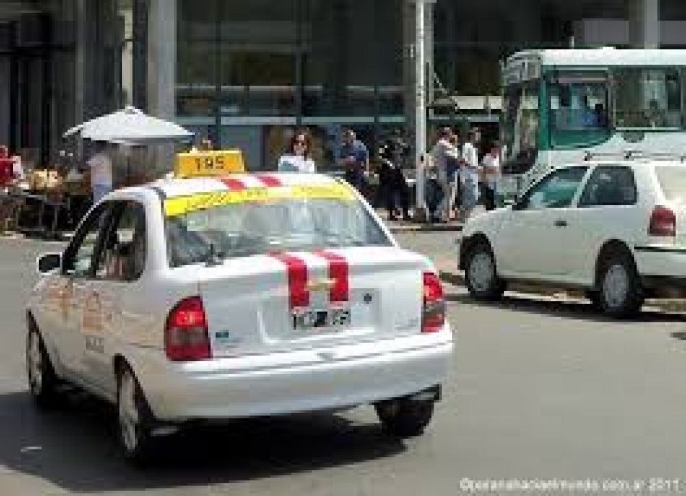 Alrededor de 500 taxis se movilizarn maana hacia la Municipalidad de Paran 