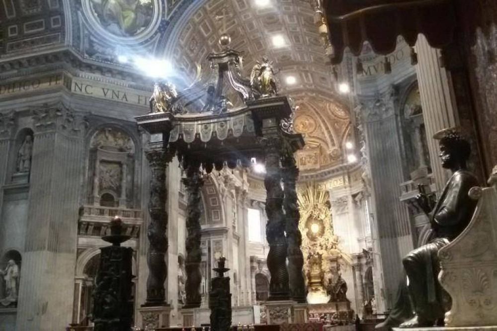 Vaticano: Restauracin del gran Crucifijo de madera del siglo XIV
