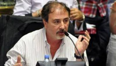 Palmeyro: �Es una opereta de Uber para presionar a la Justicia�