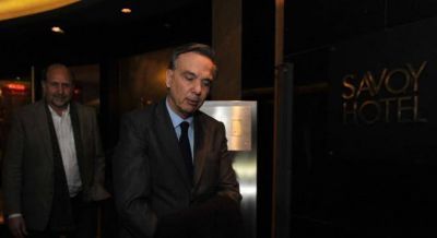 Pichetto amenaza con voltear la ley para echar a Gils Carb�, harto de las internas de Cambiemos