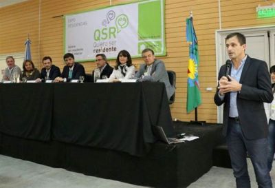 Bucca estuvo en la Expo Residentes en Olavarr�a