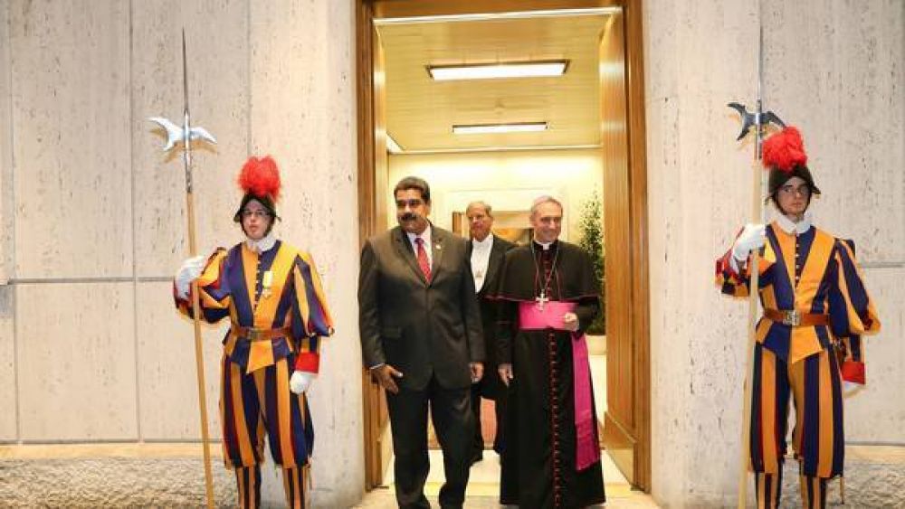 Con la mediacin del Papa, Maduro y la oposicin inician un dilogo poltico