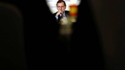 Rajoy, satisfecho con el voto del PSOE, augura un “gran futuro por delante”