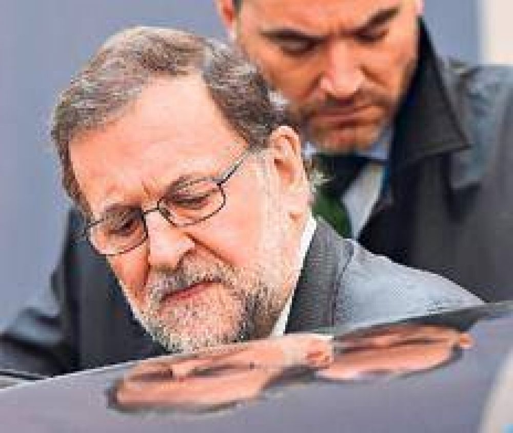 Rajoy prepara su vuelta al poder en minora