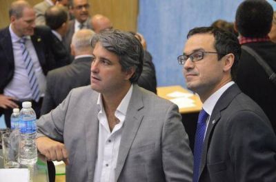 Funcionario sigue en la mira de la oposici�n