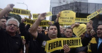 Duro rev�s para los taxistas: Uber es legal