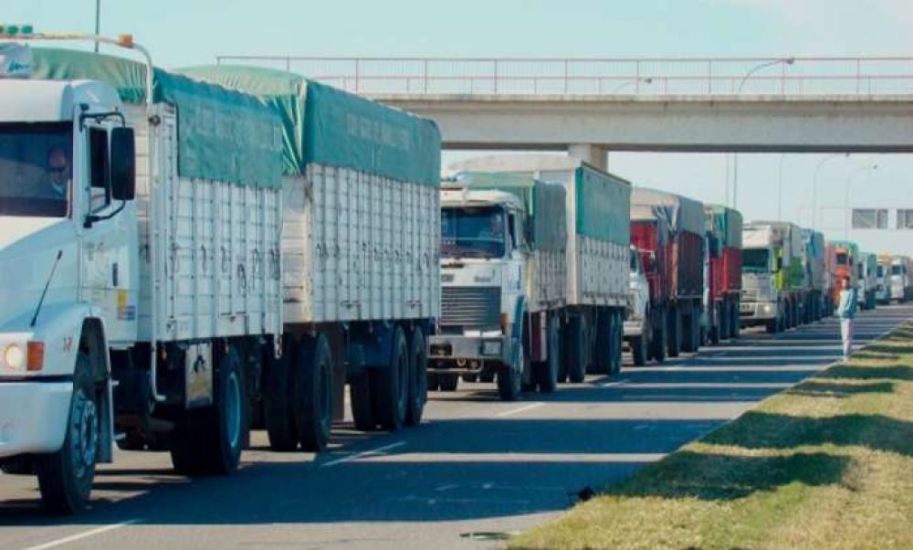 Camioneros levant los bloqueos a las caleras en San Juan