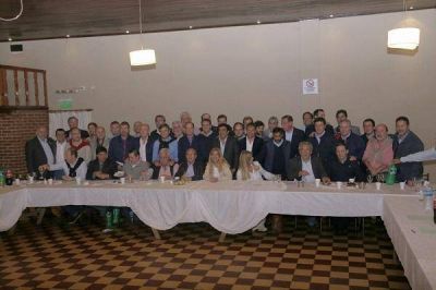 Cumbre de intendentes peronistas bonaerenses para unificar criterios