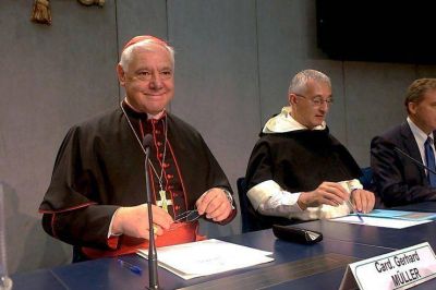 Card. M�ller: la Iglesia acepta la cremaci�n pero recomienda la sepultura